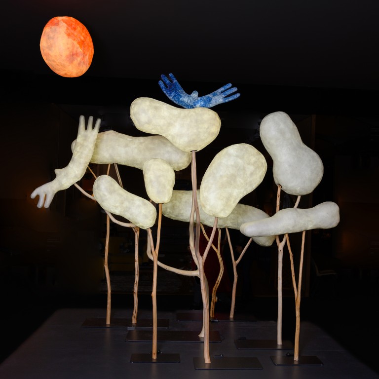 Diane de Kergal - Above the Sun, only Sky - Installation de sculptures Lumineuses